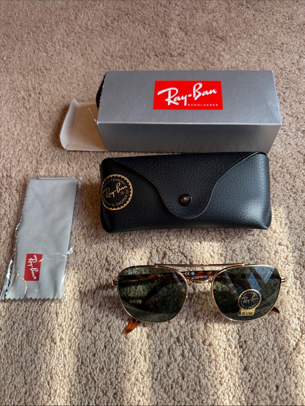 Ray-Ban Men's Gold Frame Sunglasses with Black Case